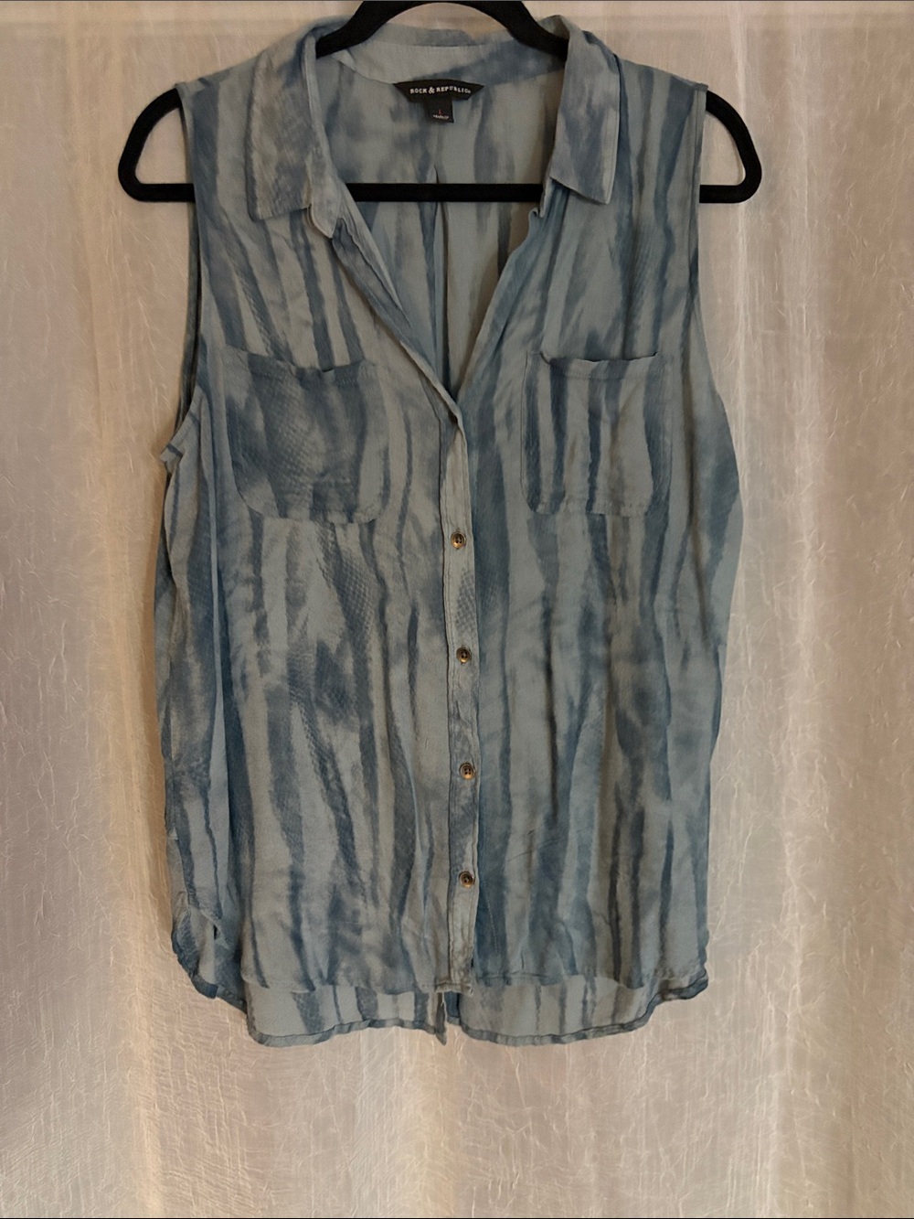 BCBGMaxAzria Light Blue Sleeveless Striped Button-Down Top
